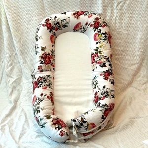 Dock-a-Tot Deluxe+ La Vie En Rose baby holder